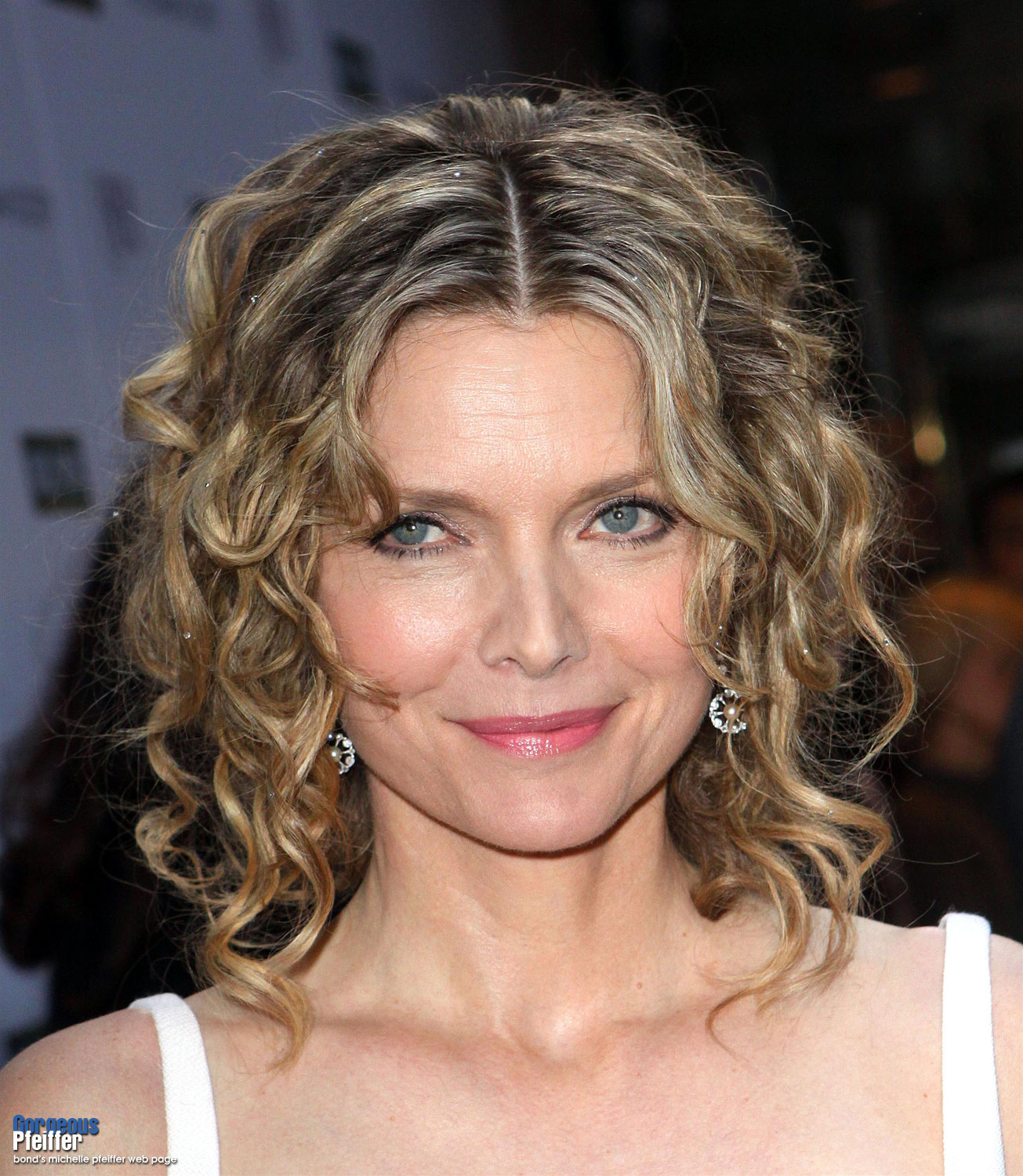 Gorgeous Pfeiffer -- bond's michelle pfeiffer web page